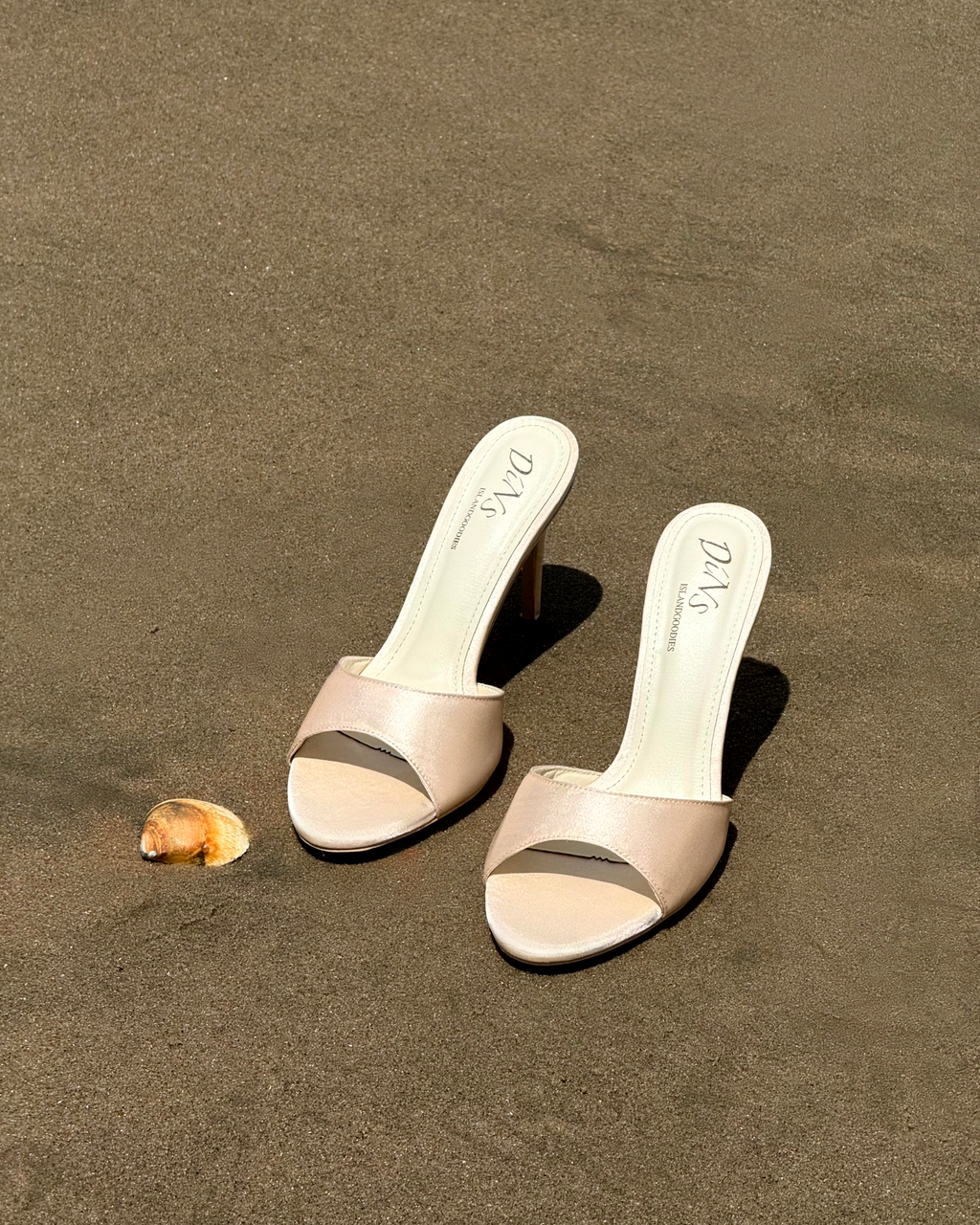 LUXIES HIGH HEELS (included charms)